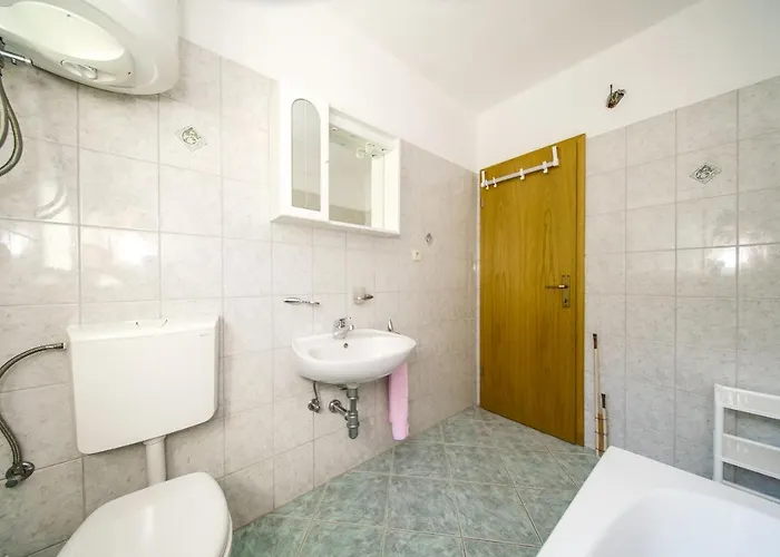 With Parking Space - Brac - 18472 Apartament