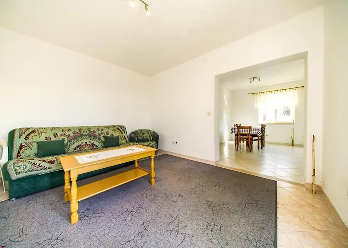 With Parking Space - Brac - 18472 *